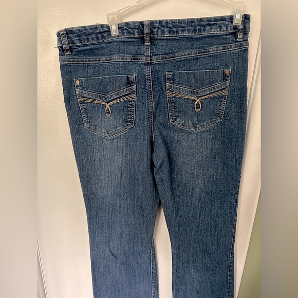 Devnver Hayes dark wash bootcut jeans - Picture 2 of 4
